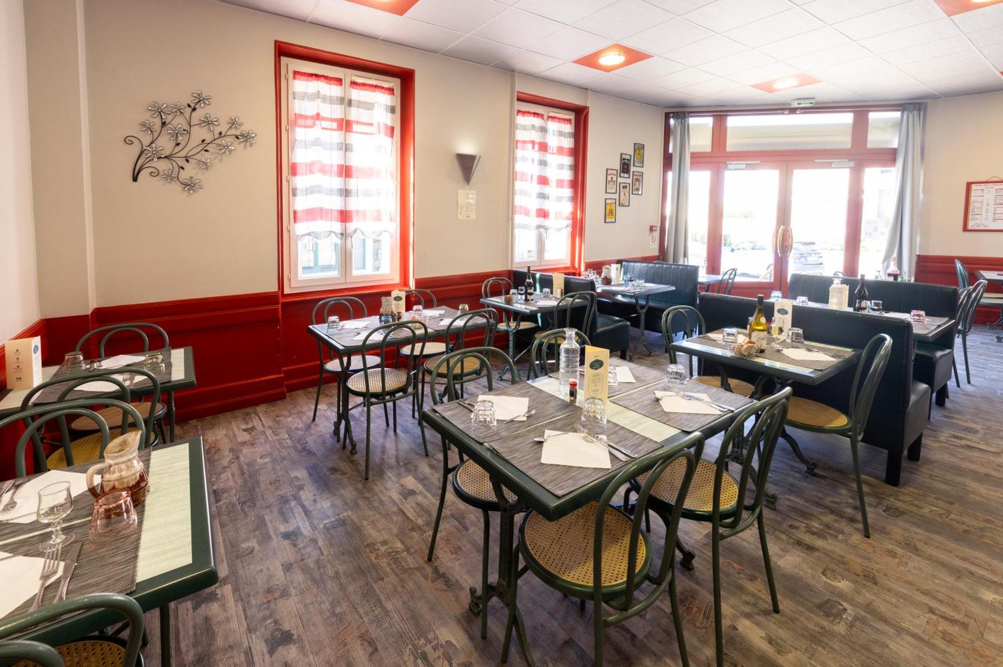 Hotel De Paris Jaligny מראה חיצוני תמונה