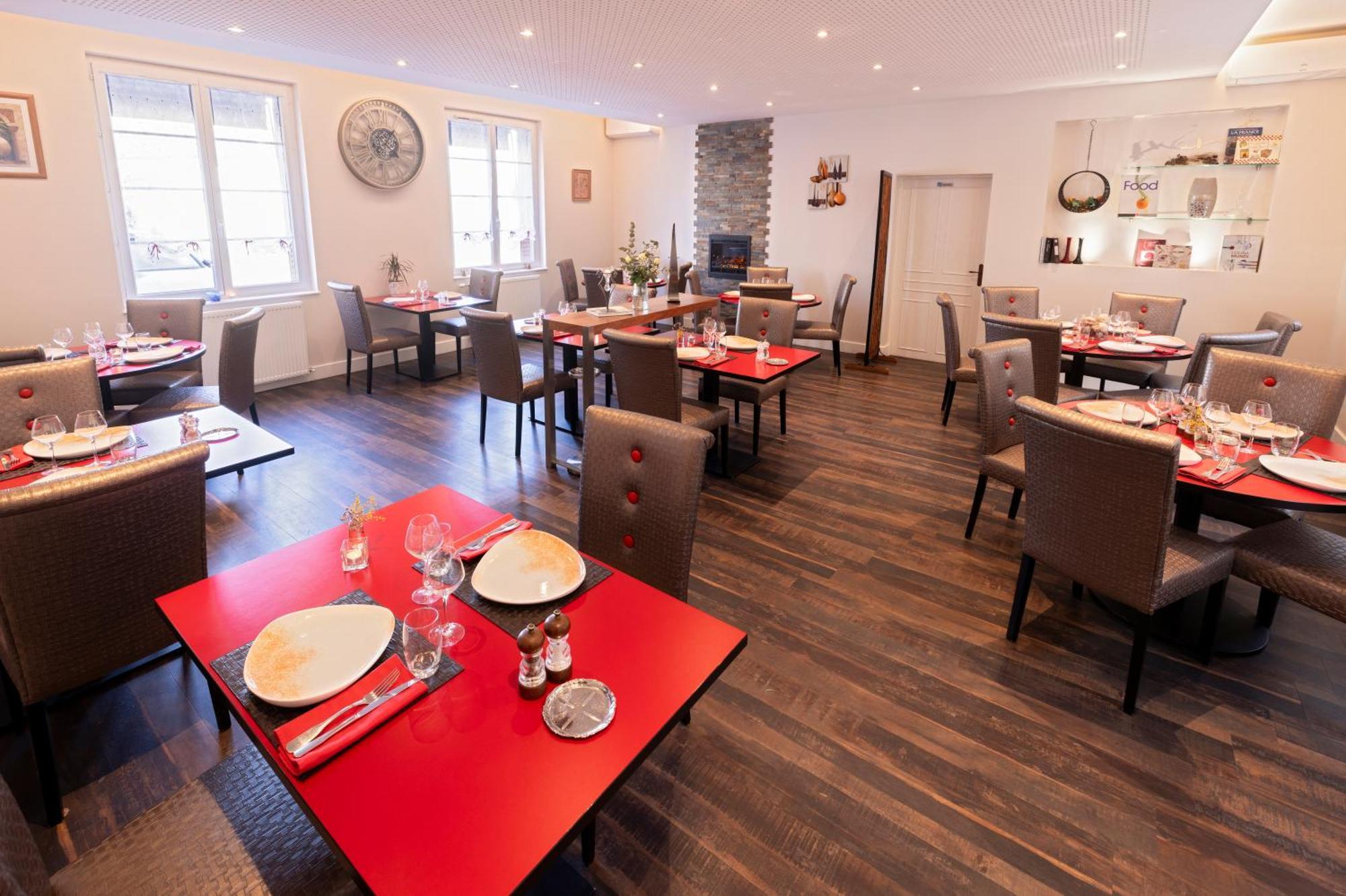 Hotel De Paris Jaligny מראה חיצוני תמונה
